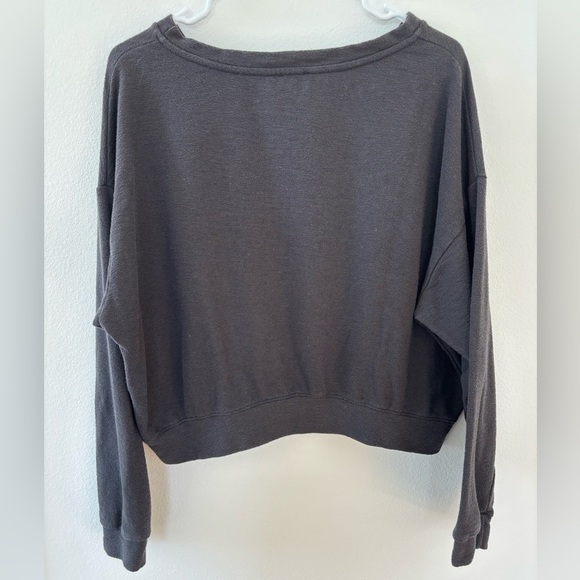 Blank Paige Gray Cropped "Weekend" Long Sleeve Sweatshirt Size Medium‎ - Picture 2 of 10